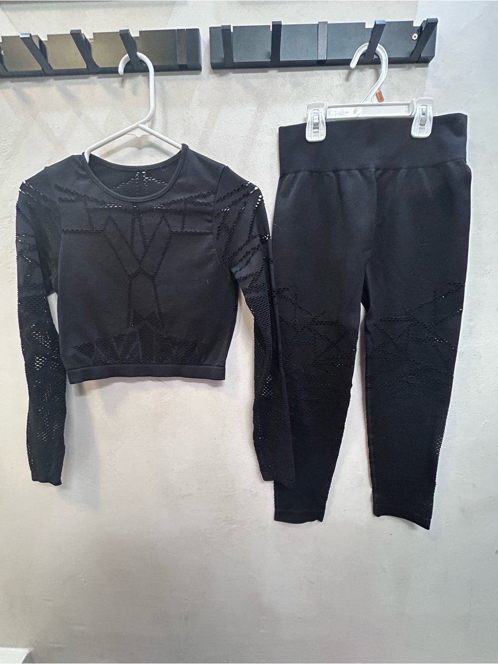 Fabletics laser-cut set Seamless Black Crop Top & High-Waist Leggings Size M